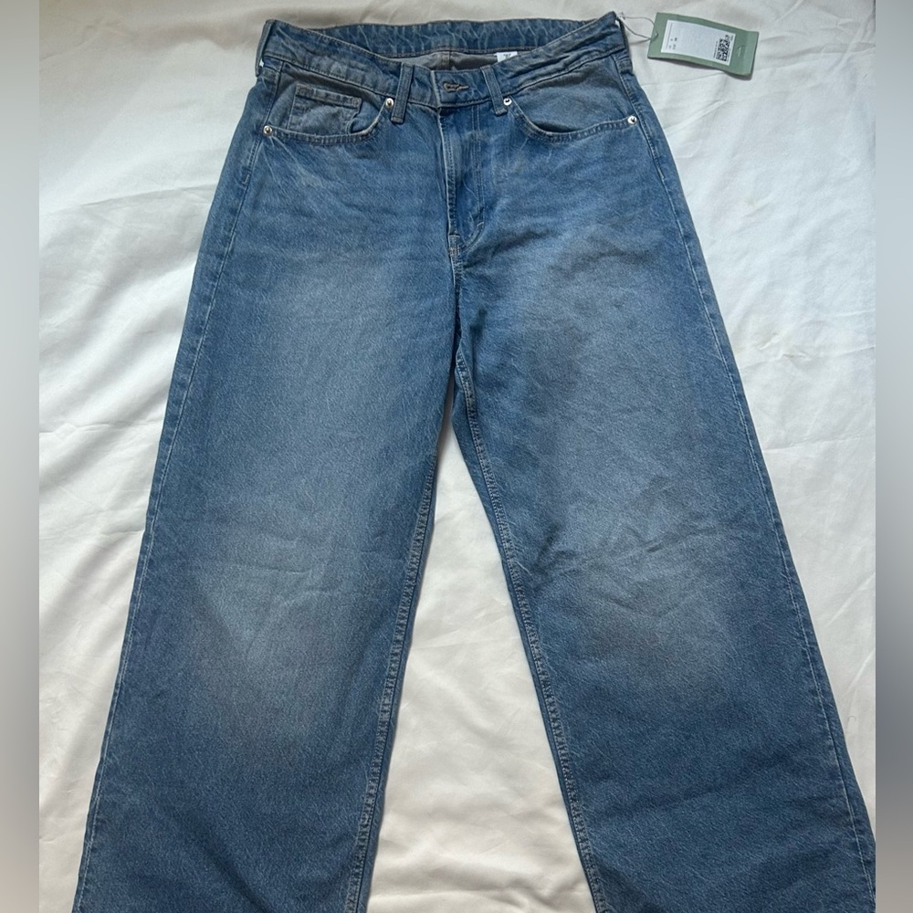 H&M medium wash baggy denim mid waist jeans